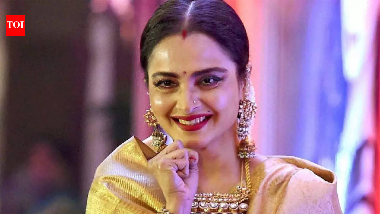 Rekha’s old airport video of ignoring a fan who waited 6 hours sparks intense social media debate - Watch |