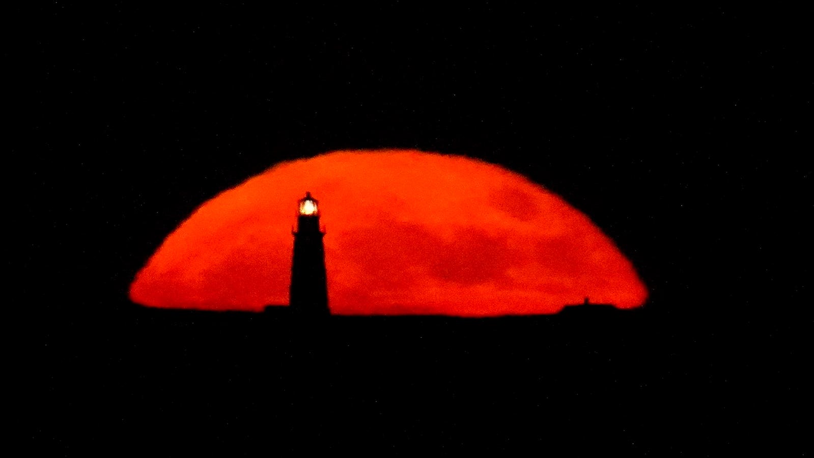 Full Moon June 2026: When To See The ‘Strawberry Micromoon’ Rise