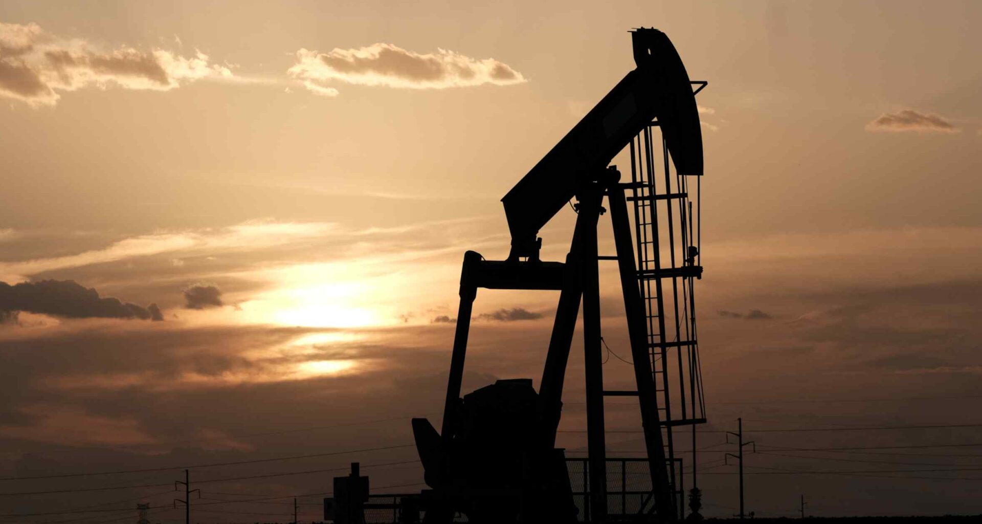 Yen's purchasing power sinks to new low as oil prices sap strength