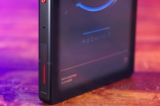 Active cooling fan, shoulder triggers