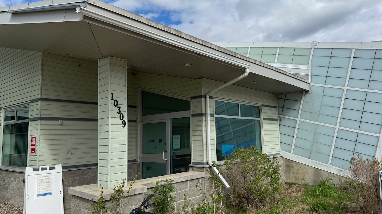 The entrance to the Hudson's Hope Health Centre on May 14, 2026. A single ER closure lasted 336 hours this month.