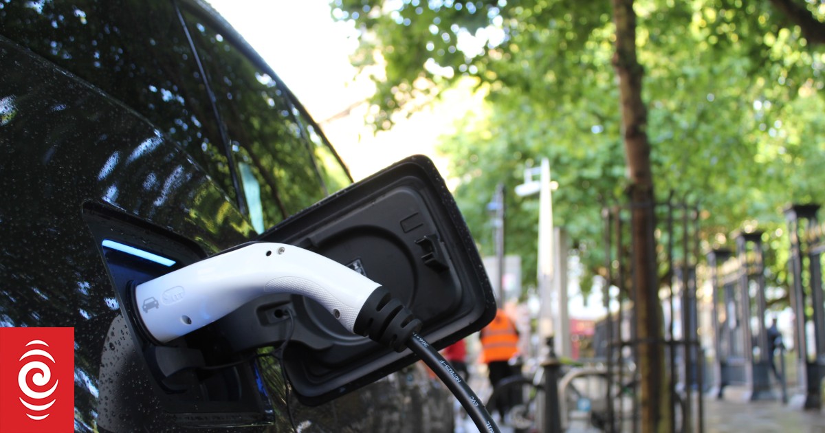 How much more does it cost to insure an electric vehicle?