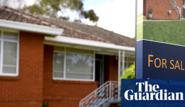 Capital city home prices fall as experts predict Australia’s property slump could last a year and cut values by 10% | Housing