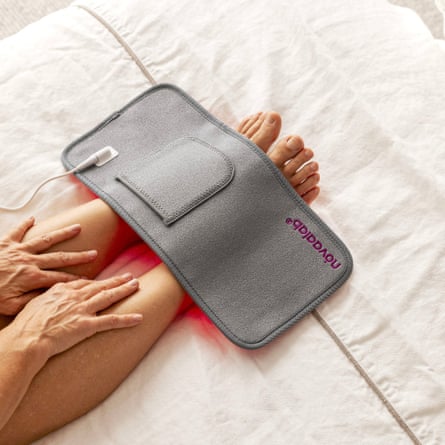 A person using a Novaa Light Pad