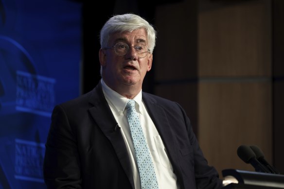 Independent economist Saul Eslake says that for every conceivable economic shock there are “first-round” effects, followed by “second-round”-and-later effects, as millions of people and firms change their behaviour.