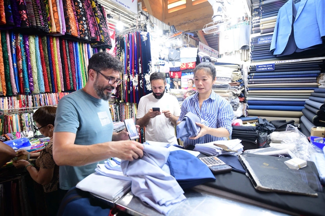 Int’l visitors spend more through digital payments in Vietnam- Ảnh 1. Int’l visitors spend more through digital payments in Vietnam- Ảnh 1.