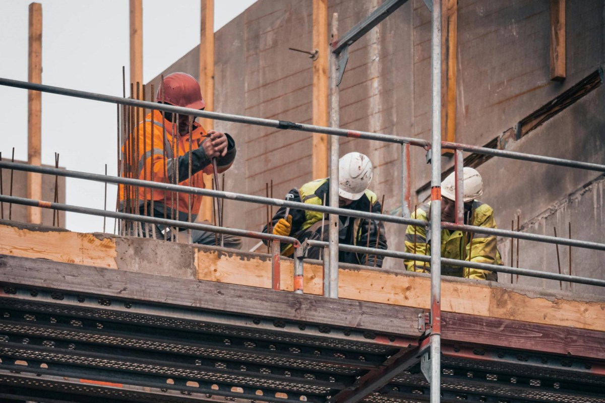 Construction sector faces 'crisis' as poor mental health, suicide, substance use harms grow