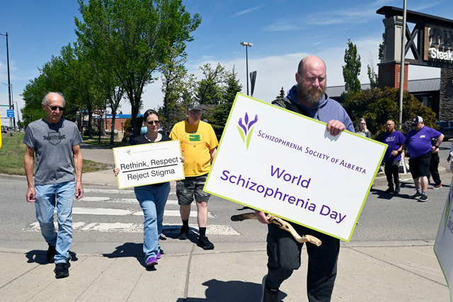 Strides of Hope Walk raises awareness for schizophrenia