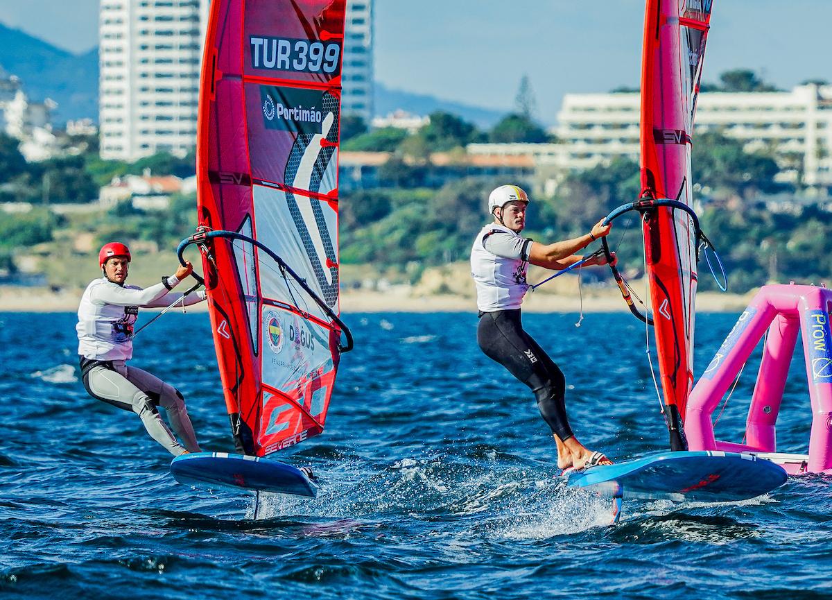 NZ iQFOiL sailors lead European Championship charge