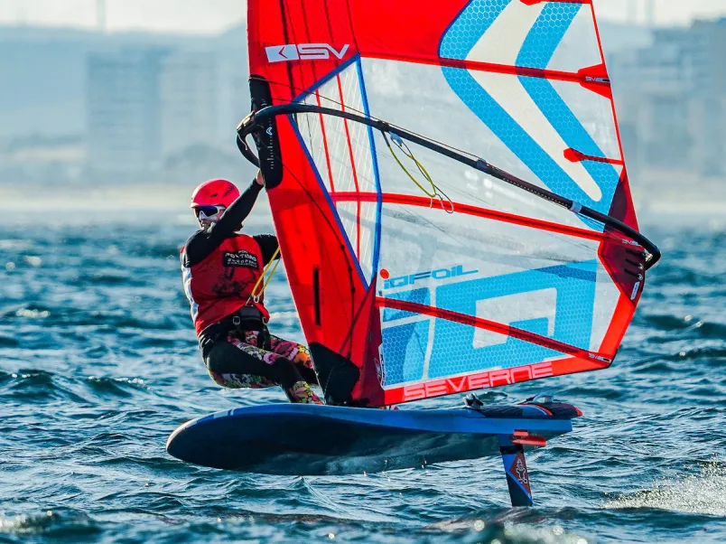 2026 iQFOiL European Championship, Day 2: Aimee Bright, Eli Liefting lead New Zealand charge as gold fleet looms in Portugal