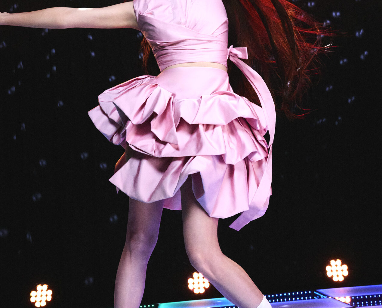 V160: Jisoo Owns the Night