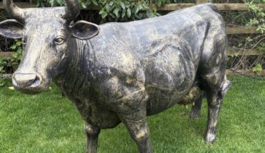 Westhoughton's new statues celebrating the legend of ‘cow yeds’