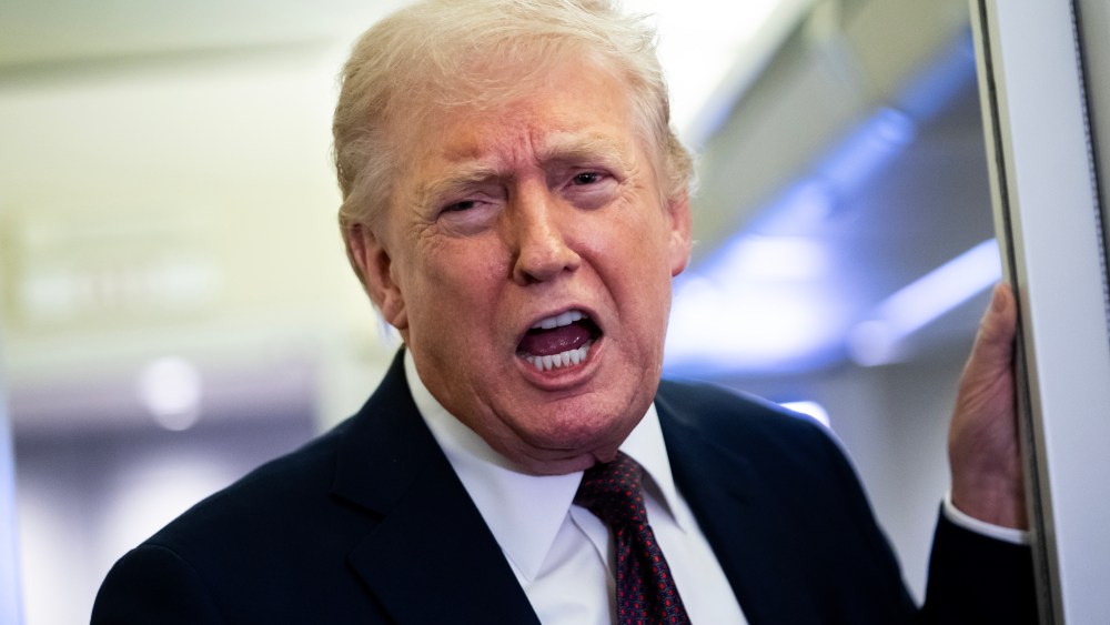 Trump Slams 'Third Rate' Artists Dropping Gigs, Proposes Himself as Star