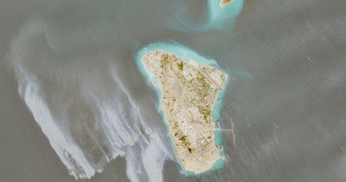 Oil spill in Gulf likely caused by tanker dump, Iran says