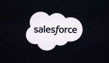 Salesforce sees quarterly revenue below estimates amid AI disruption fears
