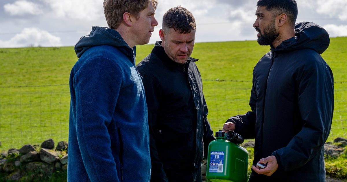 3 Emmerdale spoilers next week: Robert hunts arsonist as Kammy secret revealed