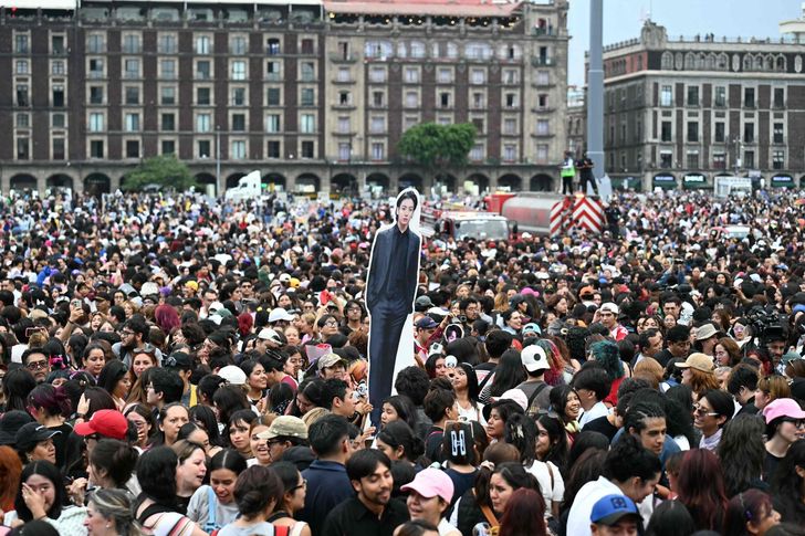 Fans of K-pop band BTS gather outside the National Palace waiting for the band members to appear on the balcony, at Zocalo square in Mexico City on May 6. AFP-Yonhap