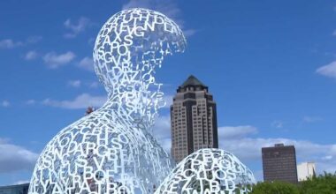 'Nomade' sculpture reassembled at Pappajohn Sculpture Park in Des Moines