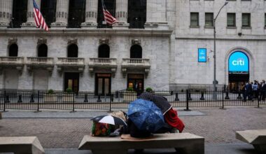 UBS Global Wealth Management lifts S&P 500 target on strong consumer spending, AI demand