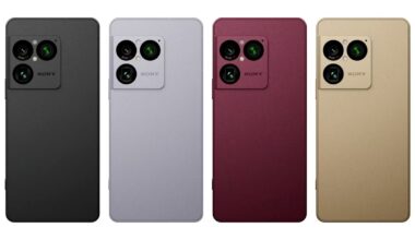 Four Sony Xperia 1 VIII phones on a white background. They are in four different colours: black, silver, red and gold.