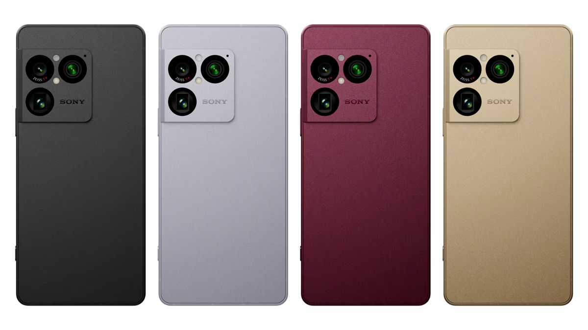 Four Sony Xperia 1 VIII phones on a white background. They are in four different colours: black, silver, red and gold.