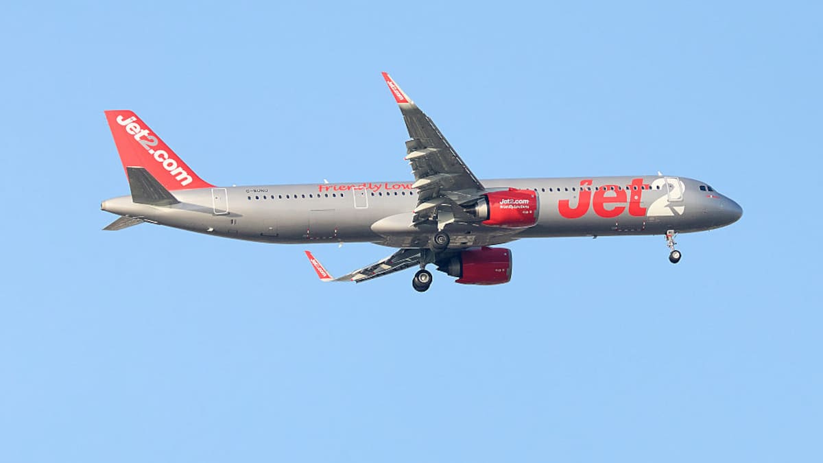 ‘Chaos’ after Jet2 pilot suffers heart attack during flight