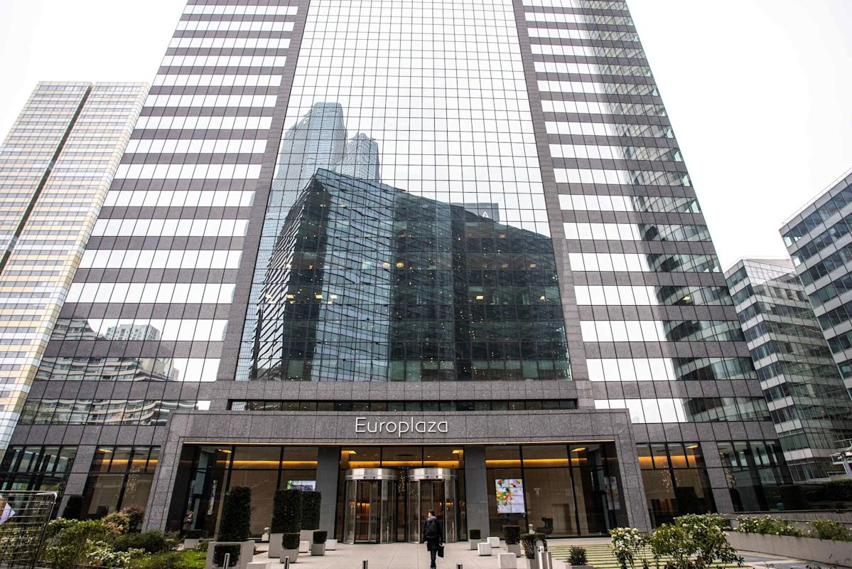 Bank CEOs’ AI Obsession Collides With Warning From Watchdogs