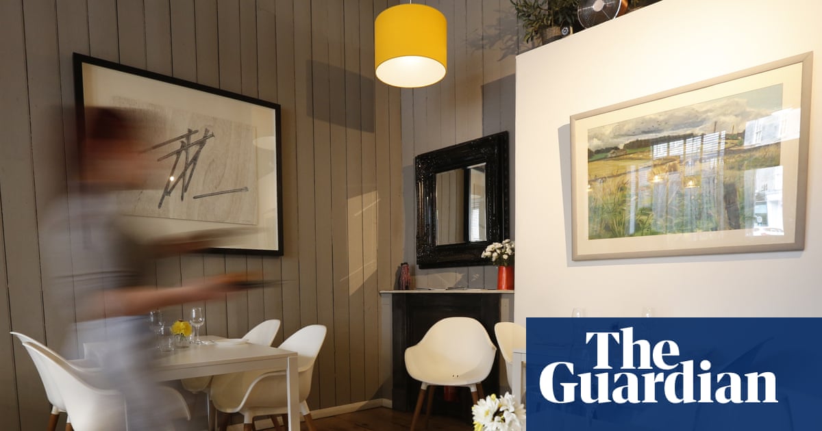 UK service sector activity slumps in one of sharpest declines for a decade | Services sector
