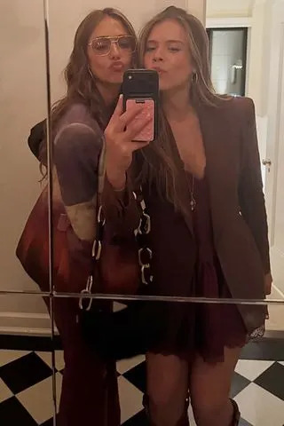 Jessica Alba and her daughter Honor Marie Warren talked a fun selfieCredit: Jessica Alba/Instagram