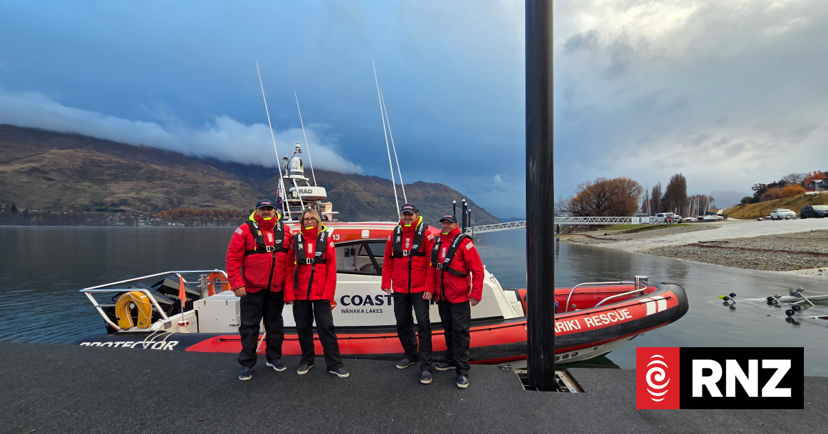 Night rescue: Boatie found clinging to cushion in icy Lake Wanaka