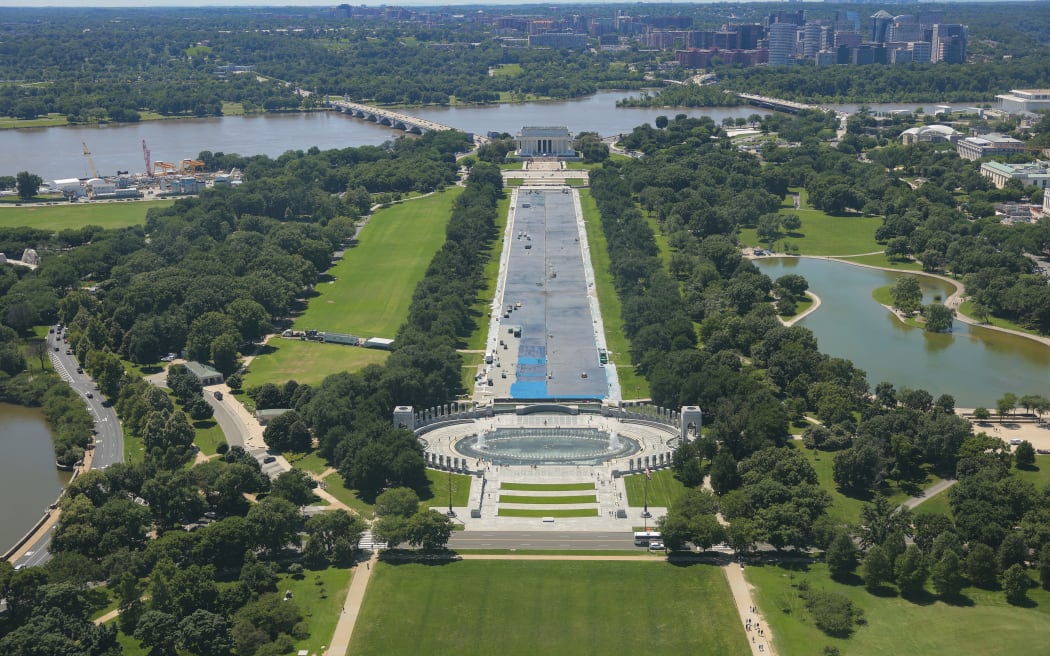 WASHINGTON, DC - MAY 29: A view of the application of blue sealant onto the bottom of the Lincoln Memorial Reflecting Pool on the National Mall is seen from the Washington Monument on May 29, 2026 in Washington, DC. The landmark is being painted as part of President Donald Trump's efforts to repair Washington D.C. in preparation for the Nation's 250th birthday.   Heather Diehl/Getty Images/AFP (Photo by Heather Diehl / GETTY IMAGES NORTH AMERICA / Getty Images via AFP)