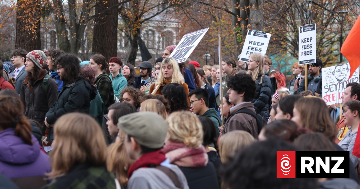 Students protest scrapping of fees free, accuse government of using them to balance the books