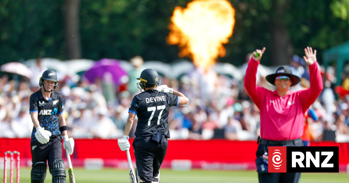 White Ferns recover from nightmare start to win second England T20