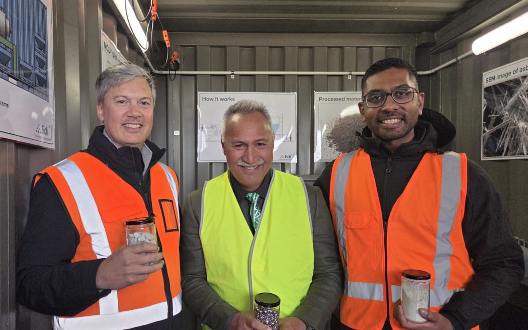 Mayor Ken Laban with EDL Chief Executive Marcus Glucina (left) and Chief Technology Officer Kapish Gobindlal (right).