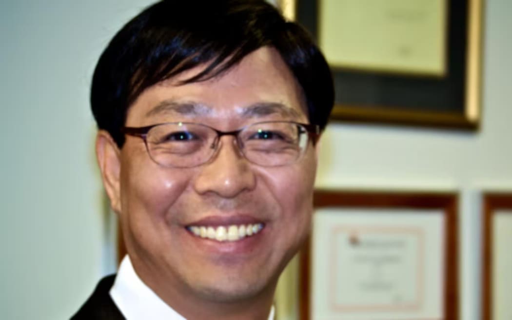 The Lawyers and Conveyancers Disciplinary Tribunal has censured Ken Oh over his dealing with clients as part of a novel immigration package.
