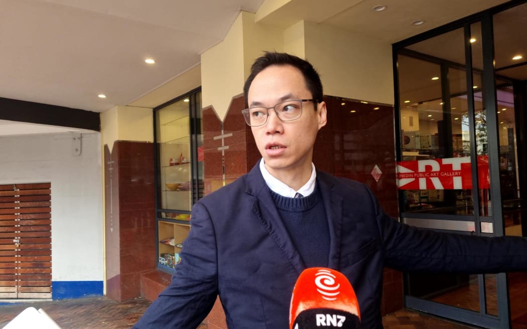 Dunedin councillor Benedict Ong says he will never resign before declining an invitation to attend a closed meeting for a code of conduct complaint against him.