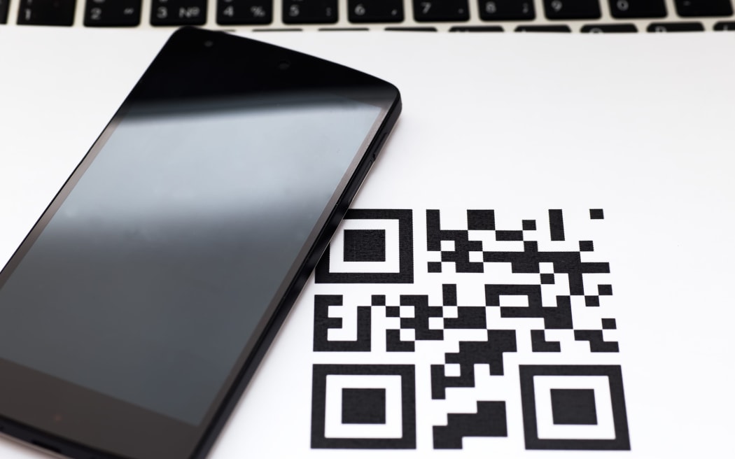 smart phone and qr code icon