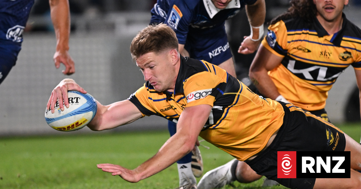 Super Rugby Pacific: Hurricanes inflict record win on Blues at Eden Park