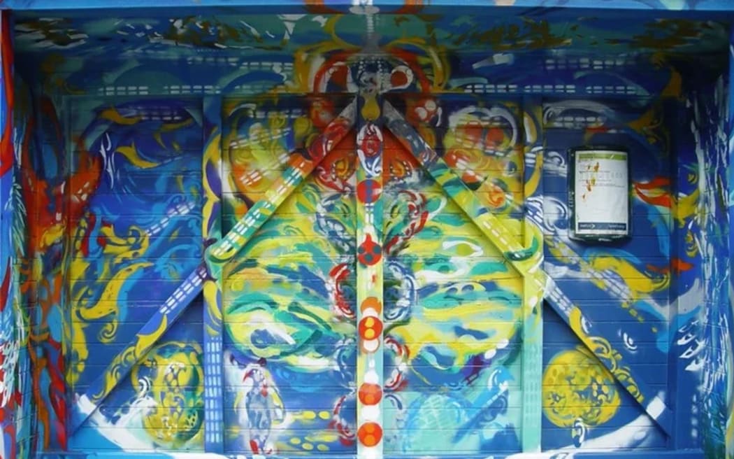 Anu-Dhyana Edser painted a mural on an Aro Valley bus stop in 2011.