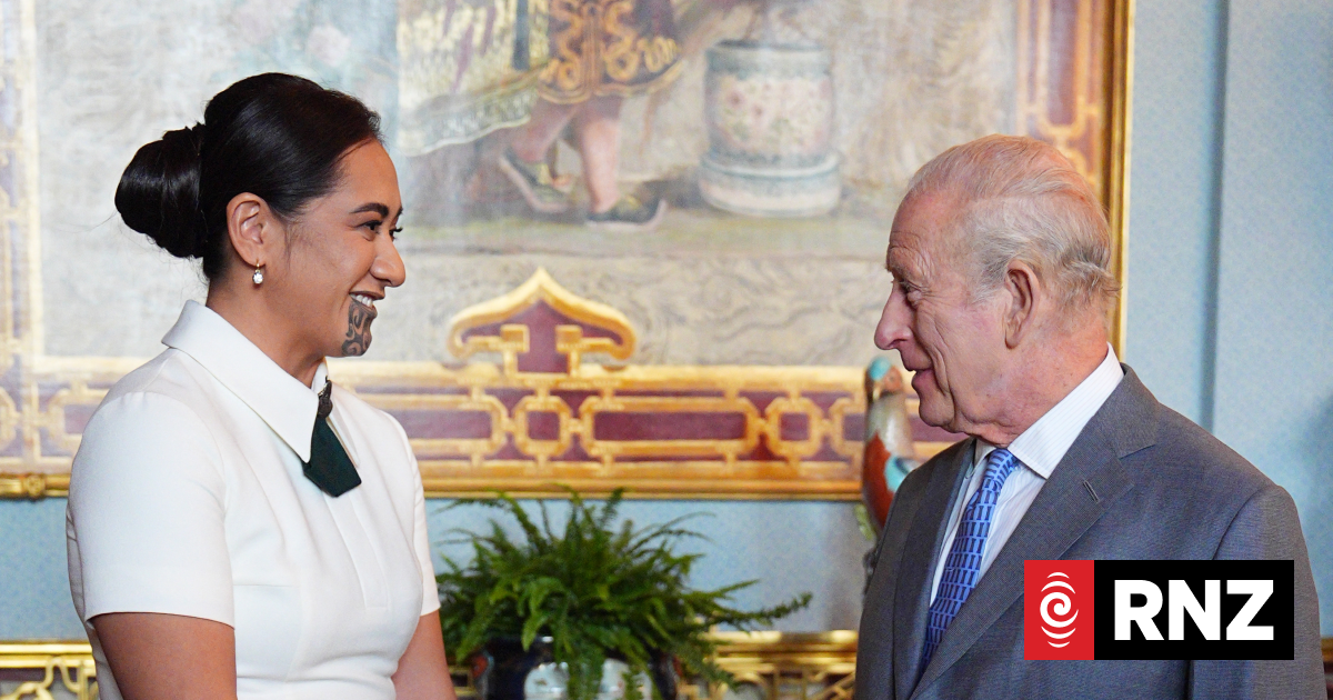 Te Arikinui Kuini Nga wai hono i te po meets King Charles