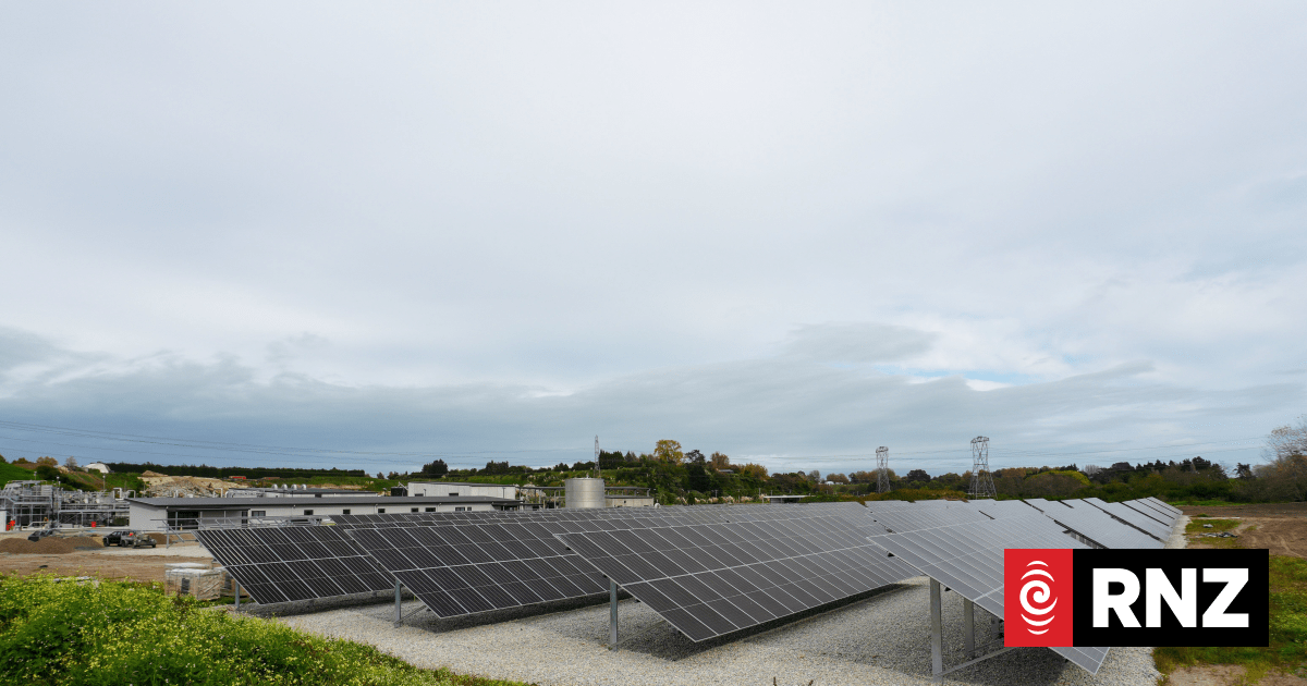 Photons to power new sewage treatment plant