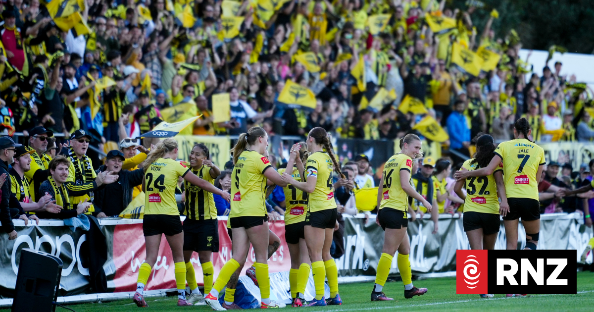Wellington Phoenix women win hearts and minds while achieving club first