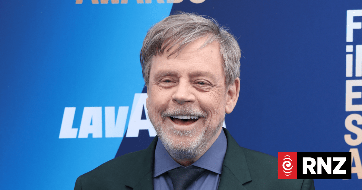 White House calls Mark Hamill 'sick' after actor posts Trump gravesite image