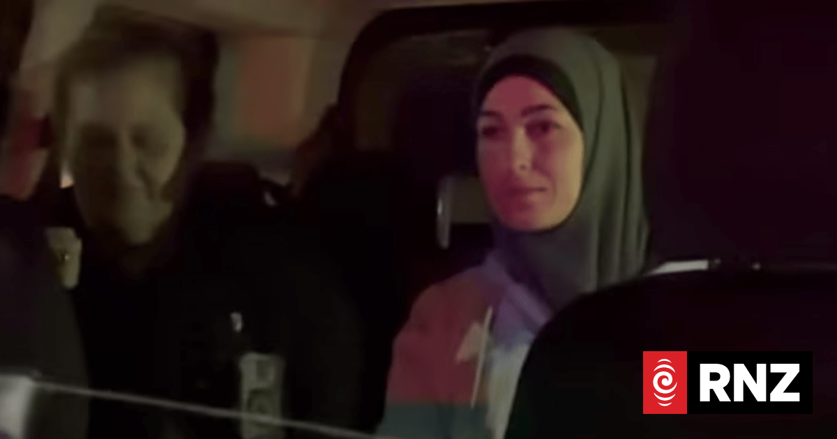 Three ISIS-linked women arrested after arriving back in Australia from Syria via Doha