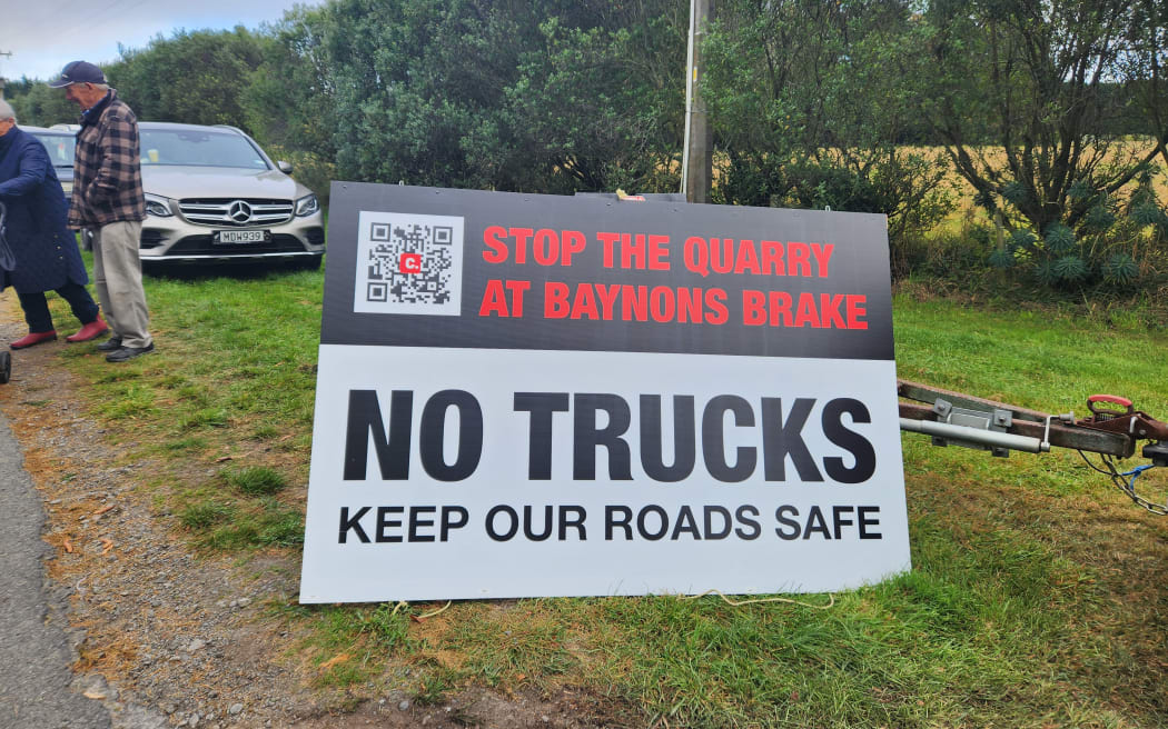 Clarkville residents protesting on Monday morning at Baynons Road. 