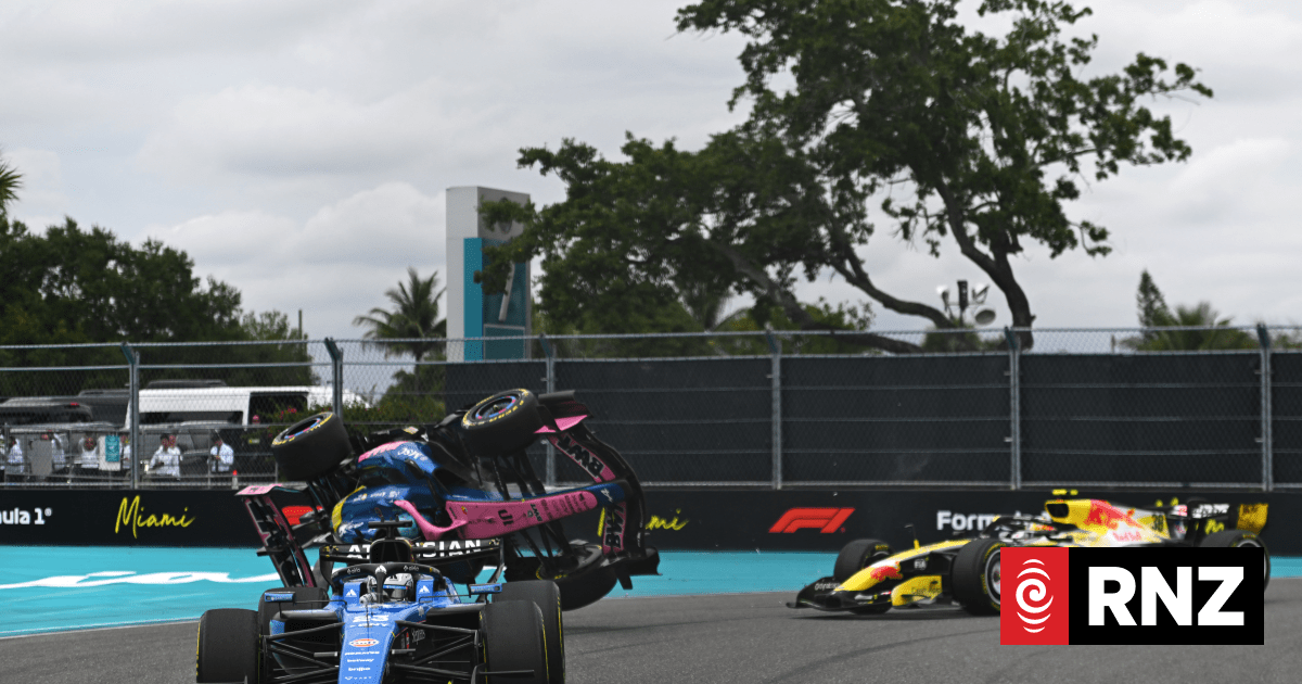 Liam Lawson crashes out of Miami Grand Prix in early collision