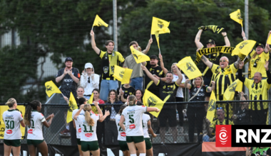 Wellington Phoenix women fall behind Brisbane Roar in home-and-away A-League semis