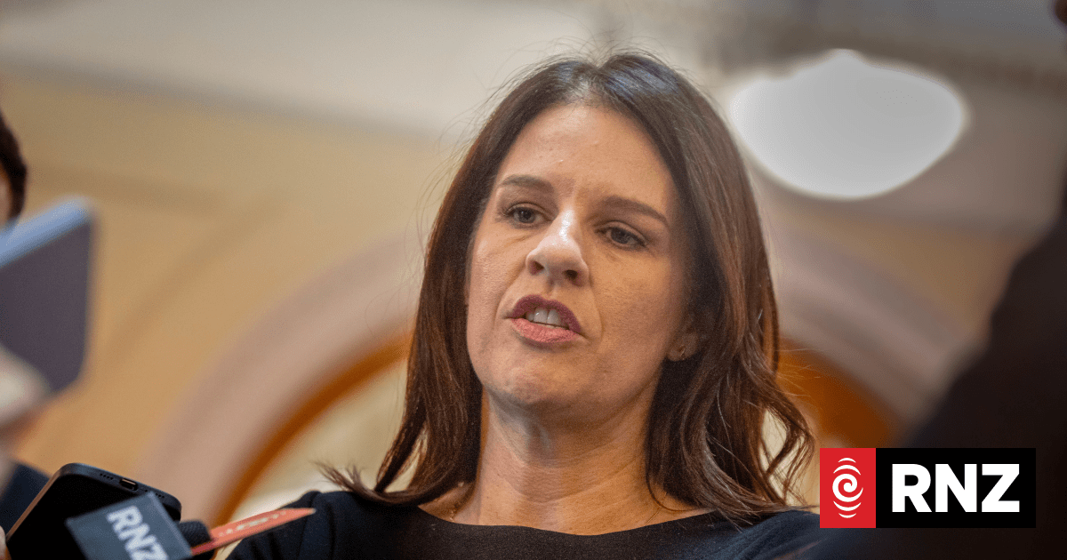 Teachers blast draft curriculums, shortage of Waitangi Treaty influence