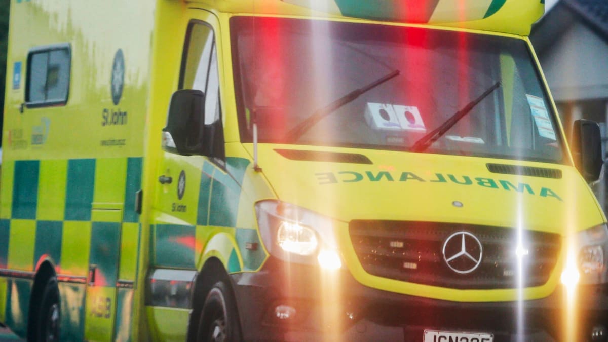 One person dead after Waikato Expressway crash near Pōkeno, SH1 southbound lanes blocked