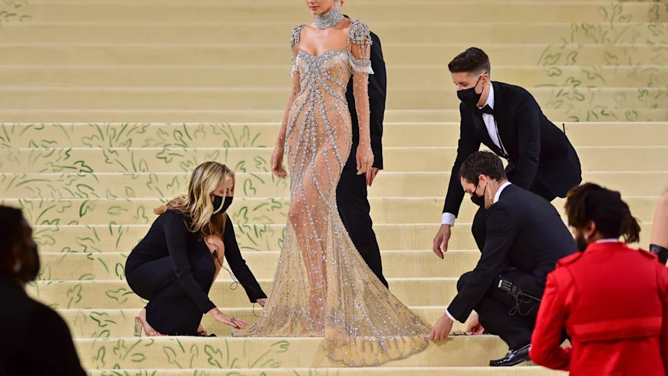Kendall Jenner arrives to the 2021 Met Gala Celebrating In America: A Lexicon Of Fashion at Metropolitan Museum of Art on September 13, 2021 in New York City.James Devaney&sol;GC Images